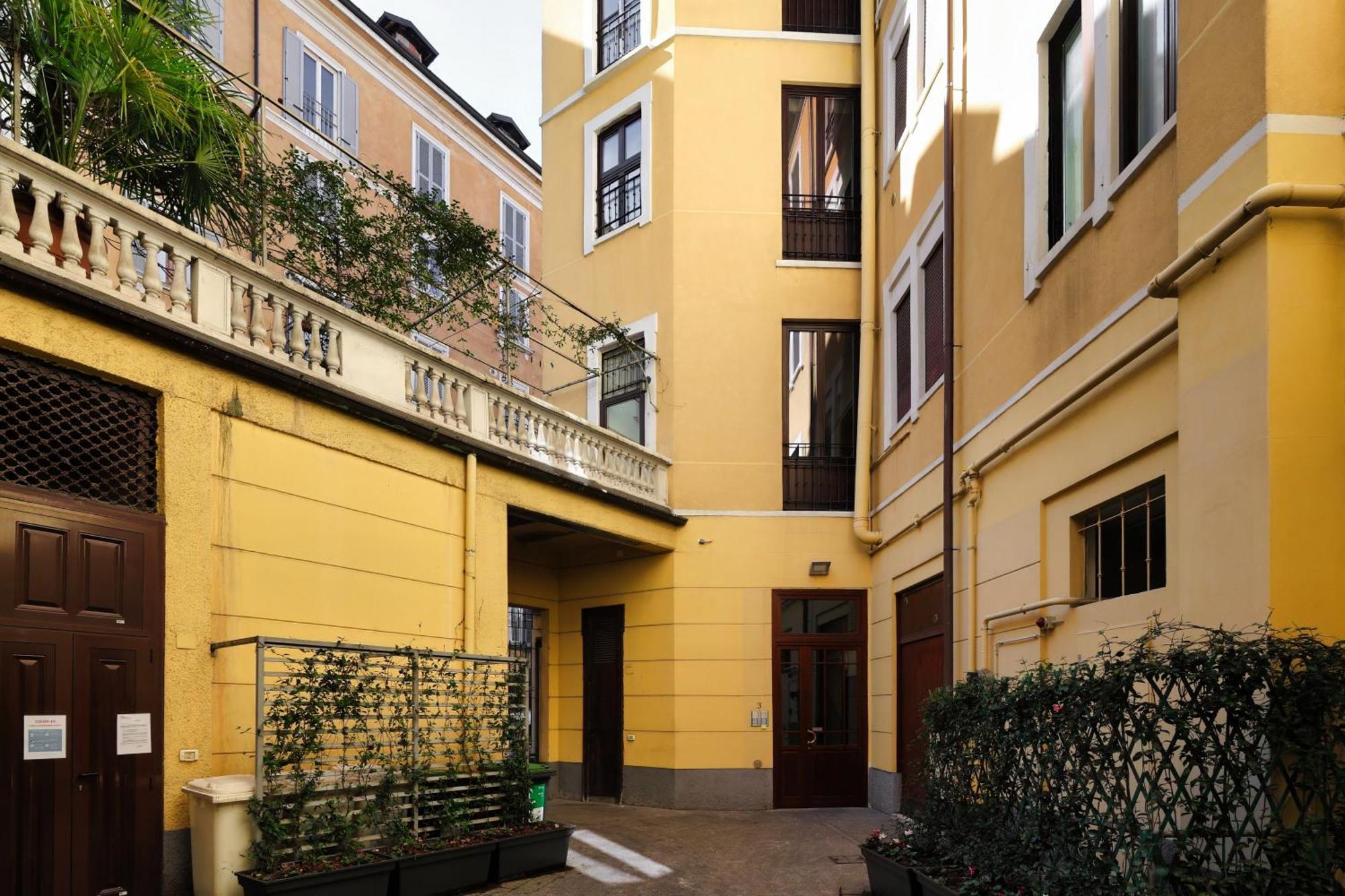 Just Urban Stays - Sunny 2Br Flat In The Heart Of Milan - M2 And M4 Metro, Milan