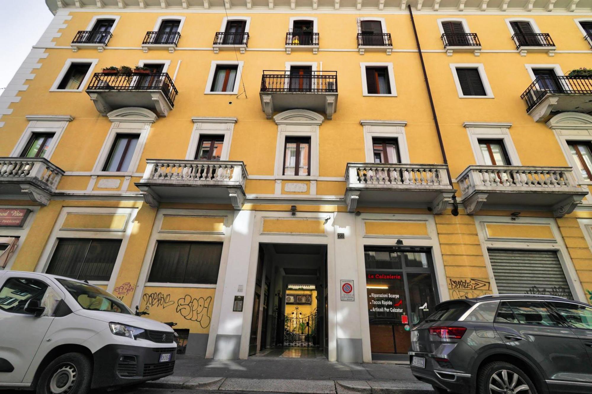 Just Urban Stays - Sunny 2Br Flat In The Heart Of Milan - M2 And M4 Metro — Photos 1